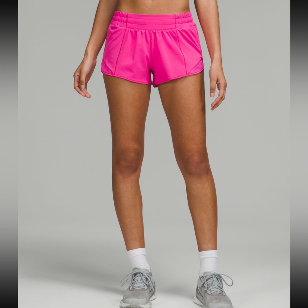 Lululemon sonic pink hotty hot shorts size 0 with tag